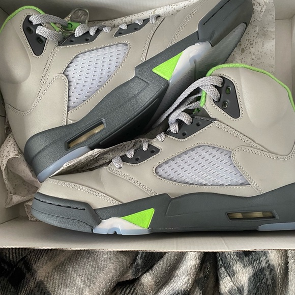 Authentic Jordan purchased from Goat confirmed Authentic. - Picture 2 of 7